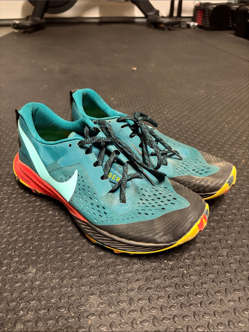 nike terra kiger woman size 9